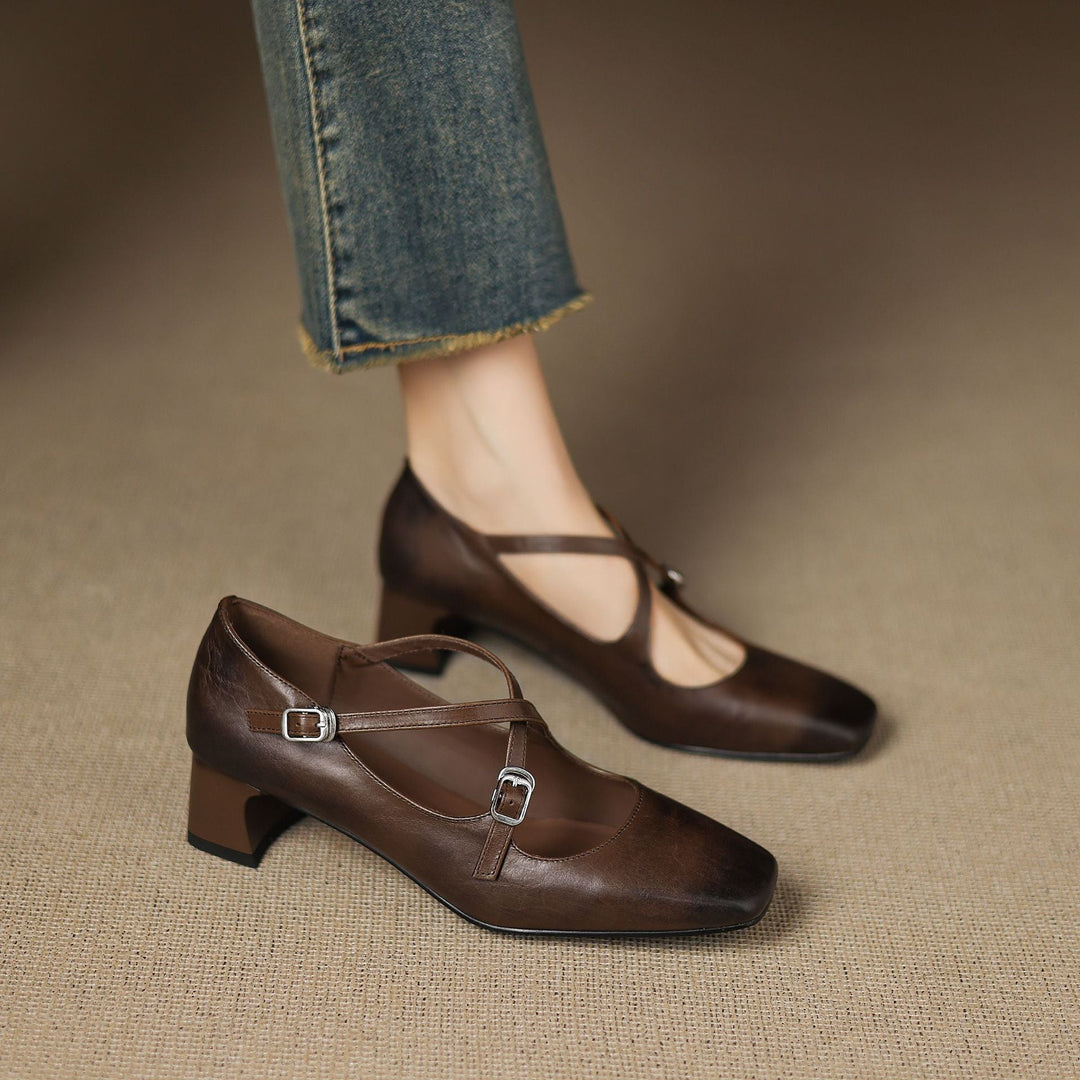 Béatrice – Leder Kitten Heels